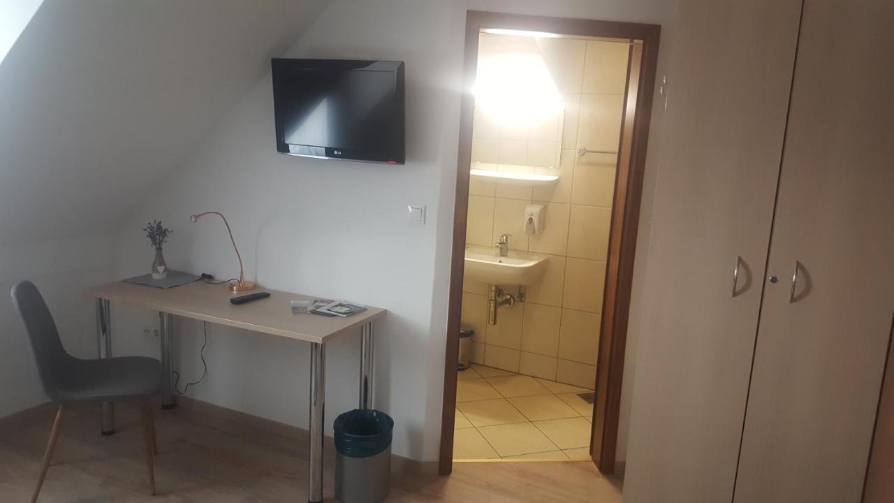 Hotel & Hostel Marenberg Radlje Radlje ob Dravi Екстериор снимка